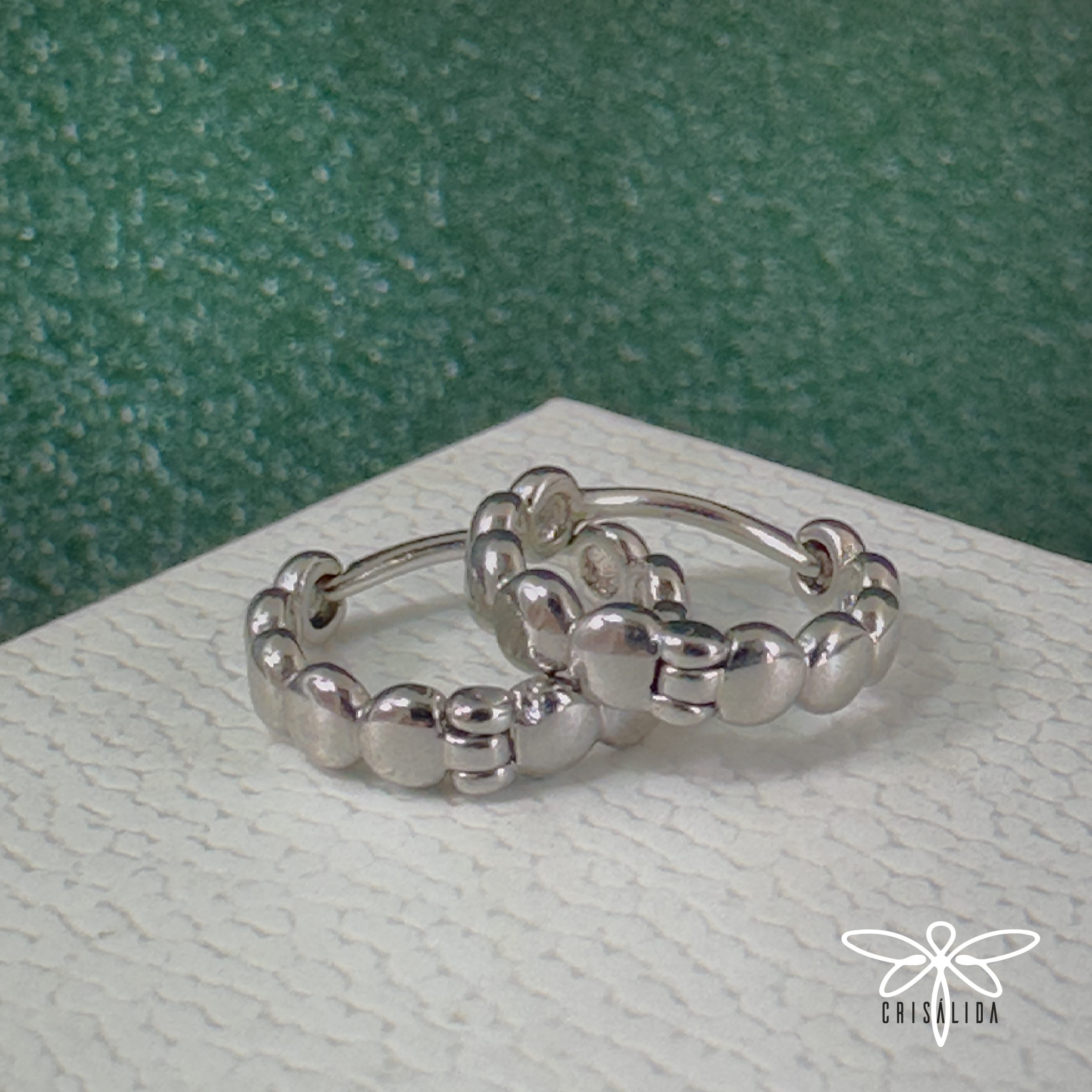 Argollas con puntos lisos