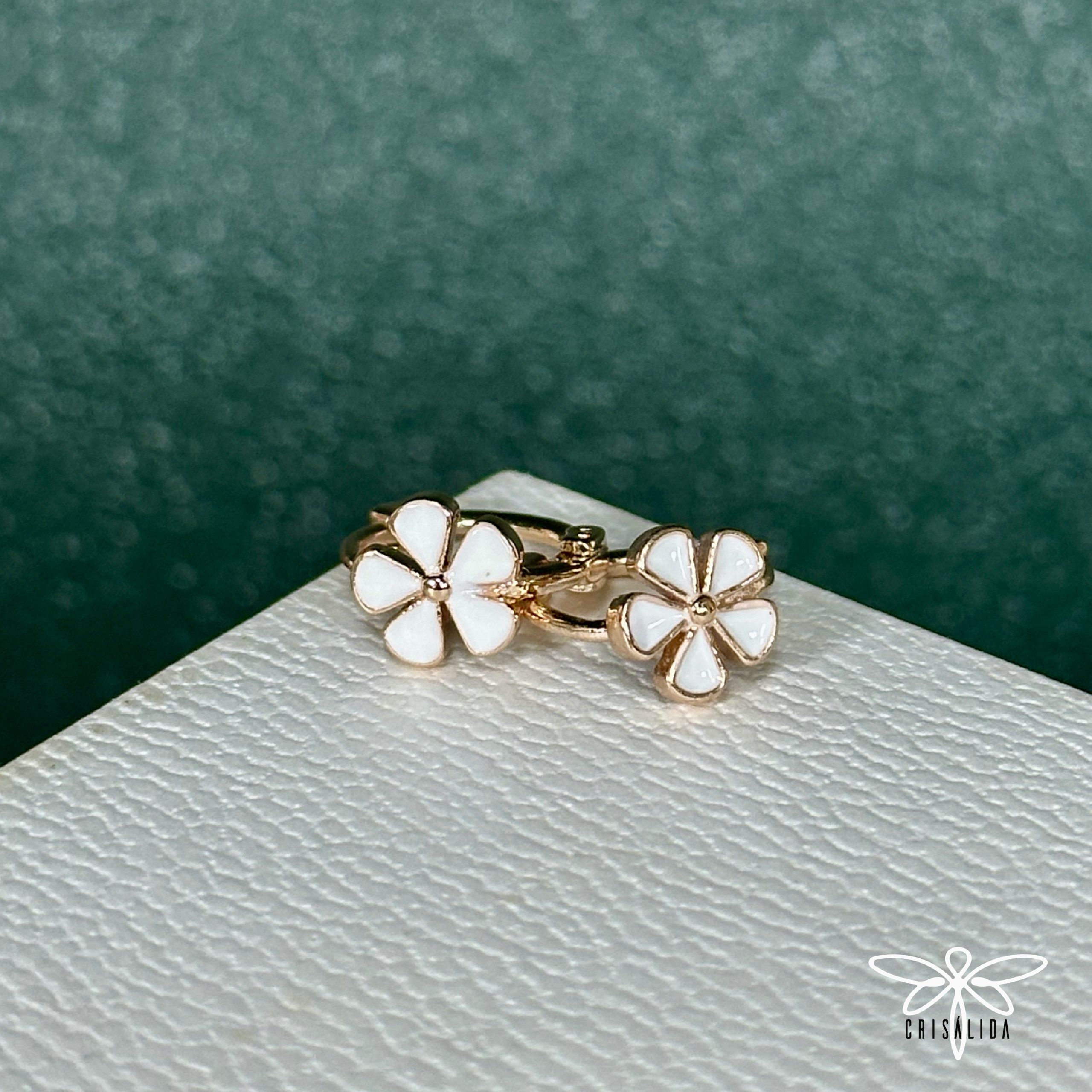 Argollas de flor blanca