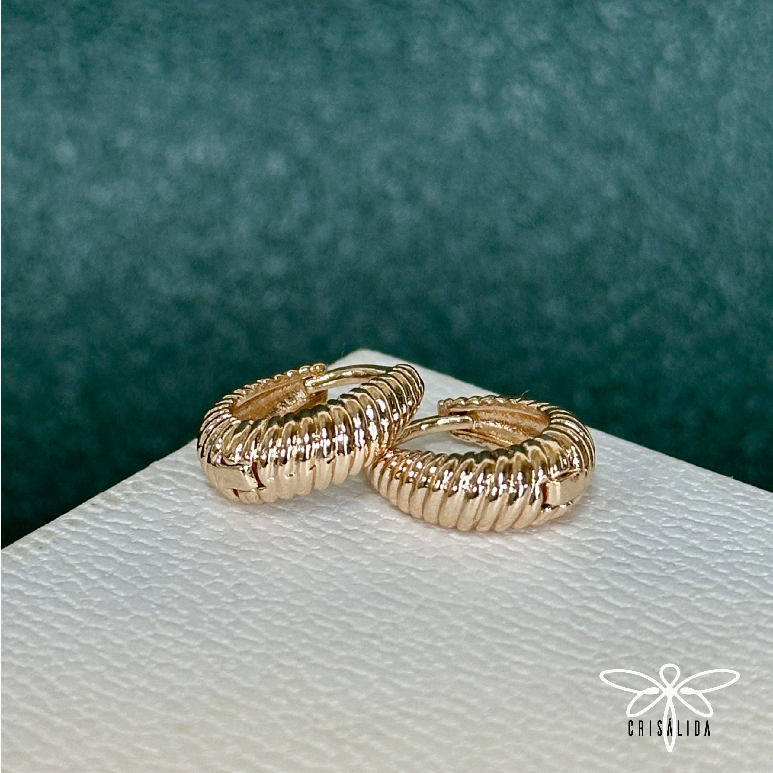 Argollas gota texturizada