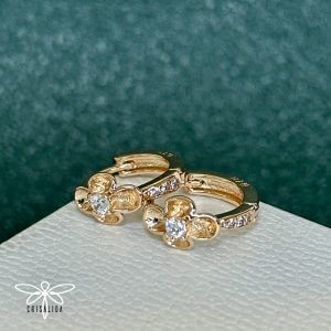 Argolla de piedritas flor con piedra cristal