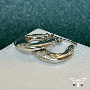 Argollas asimétricas con lineas