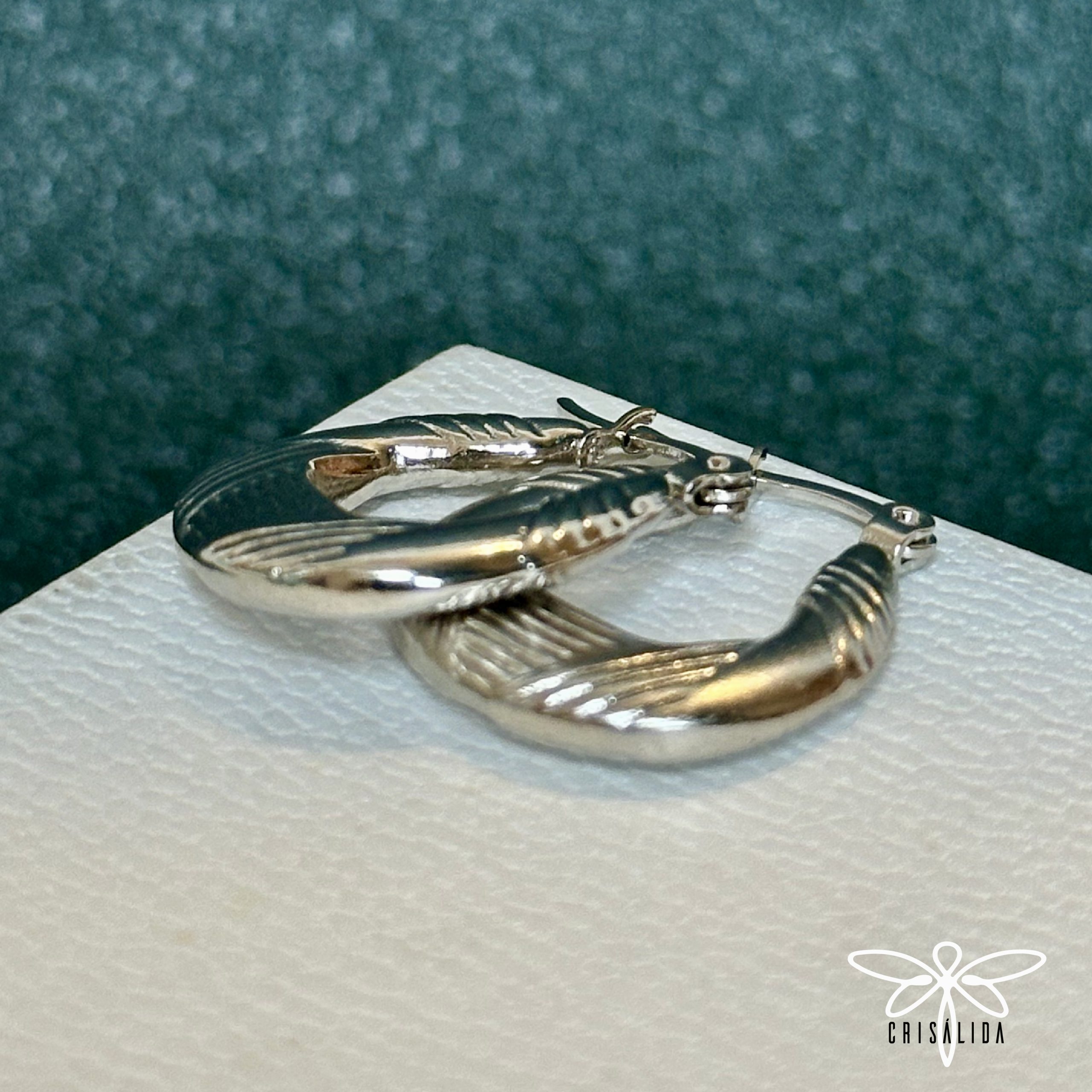 Argollas asimétricas con lineas