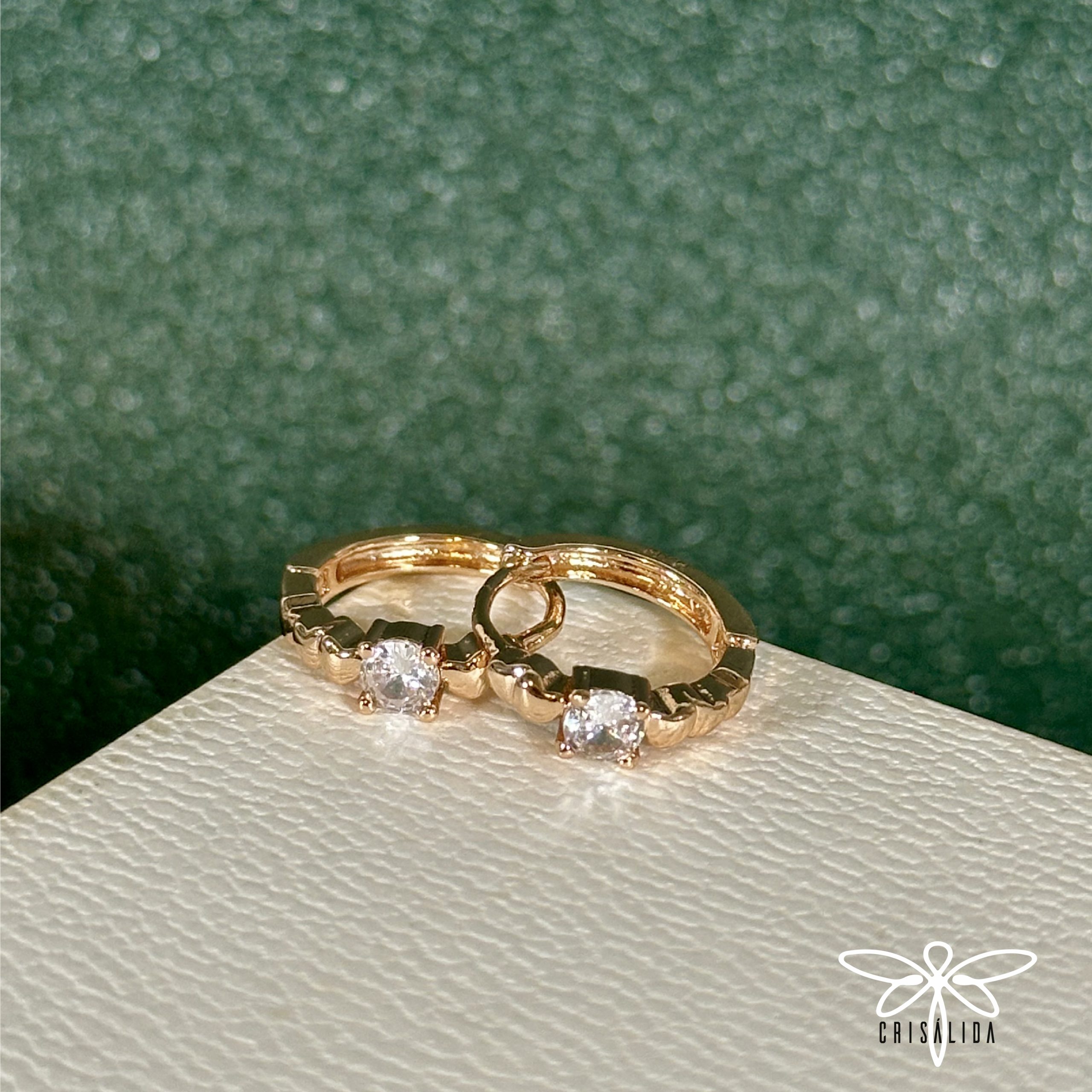 Argollas piedra cristal con corazones