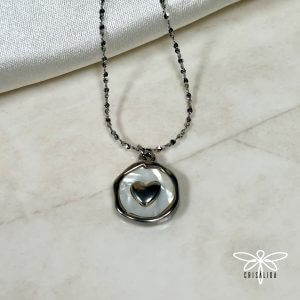 Collar nácar con dije corazón
