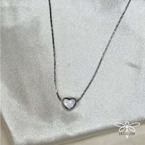 Collar mini corazón blanco