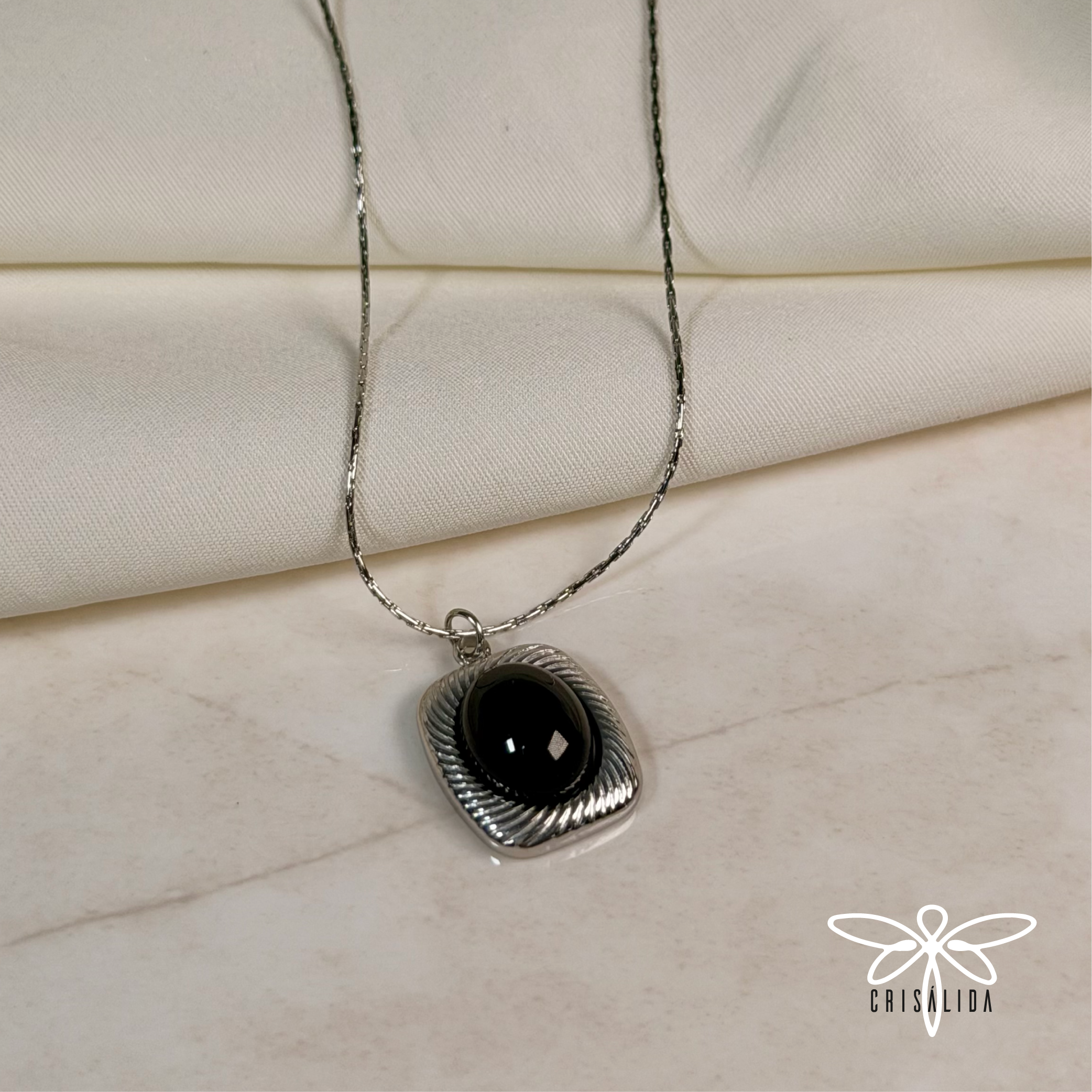 Collar con piedra negra - Imagen 2