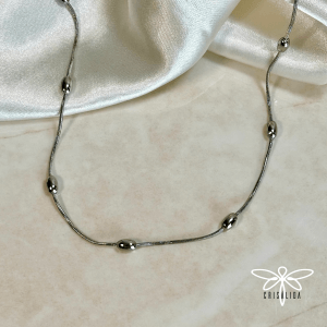 Collar simple con pepitas