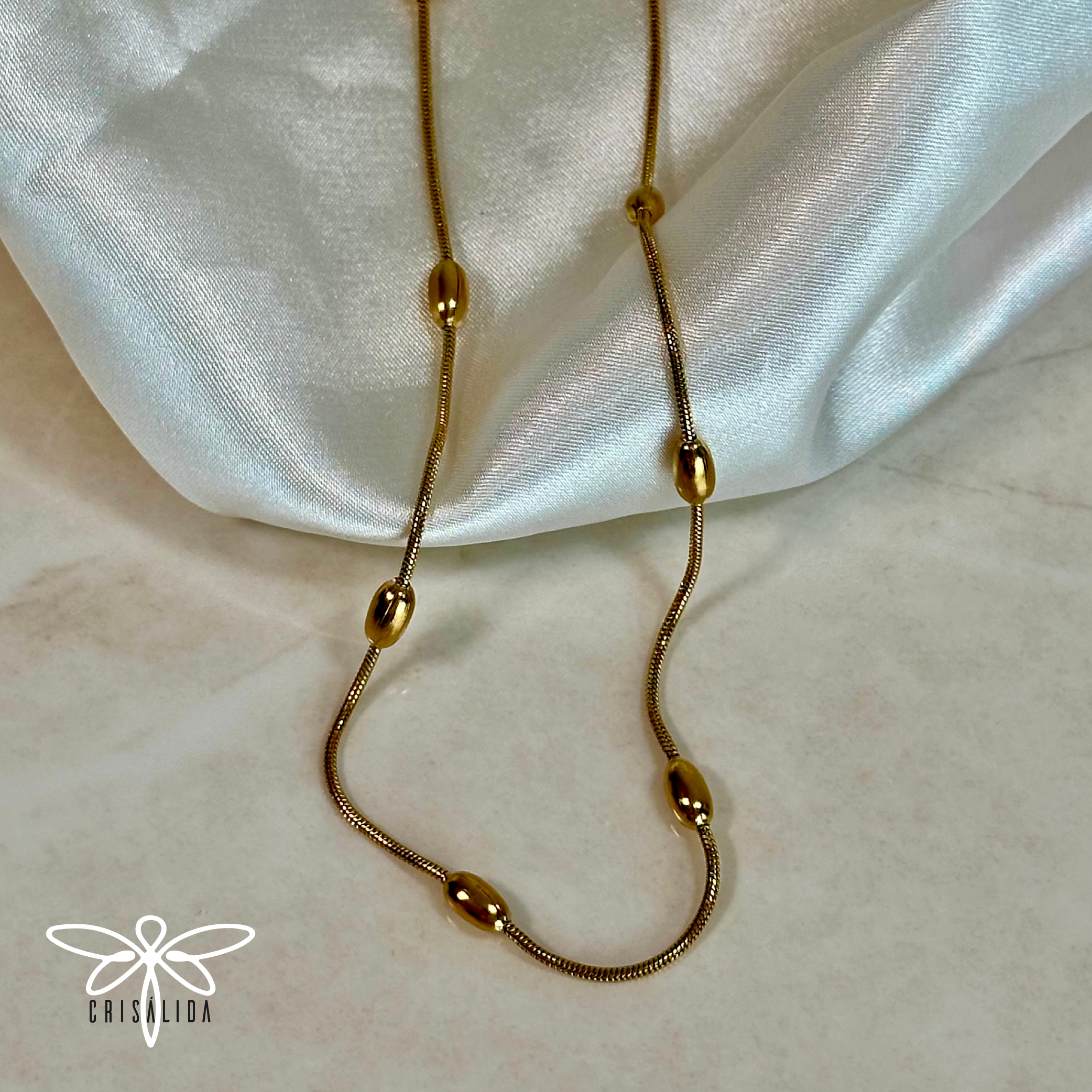 Collar simple con pepitas