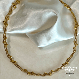 Collar trenzado con bolitas
