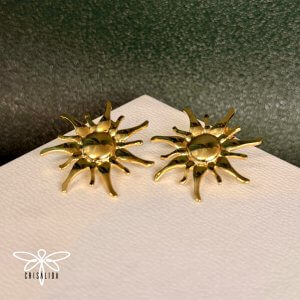 Aretes dorados sol cerrado