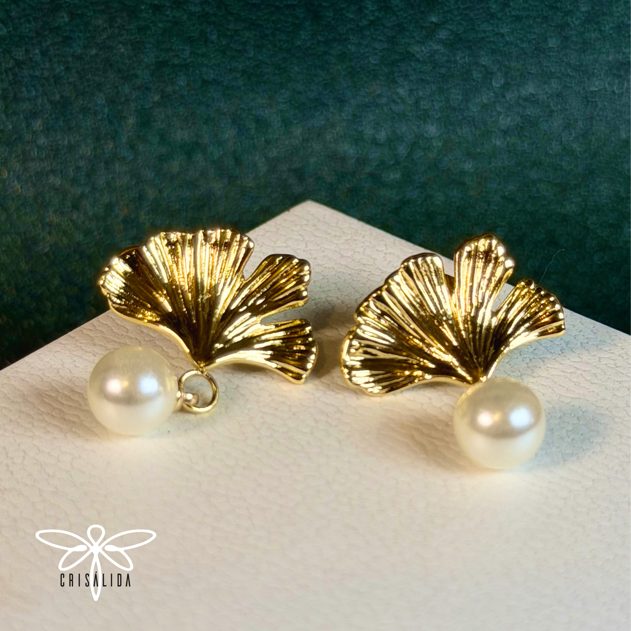 Aretes hoja con dije de perla