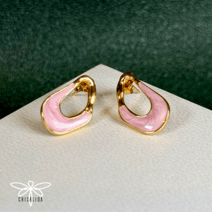 Aretes asimétricos rosados