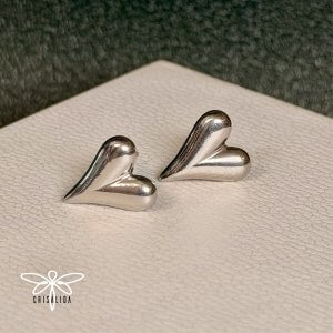 Aretes plateados corazón