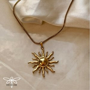 Collar dorado sol grande