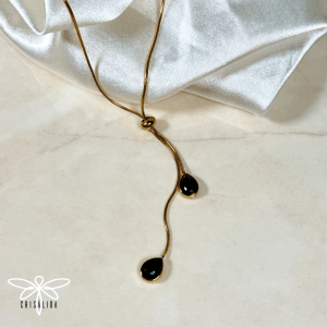 Collar con dos gotas piedra negra