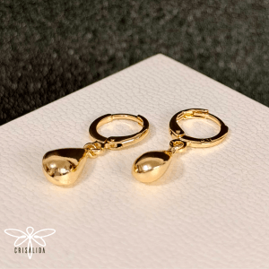 Argollas doradas gotas colgantes