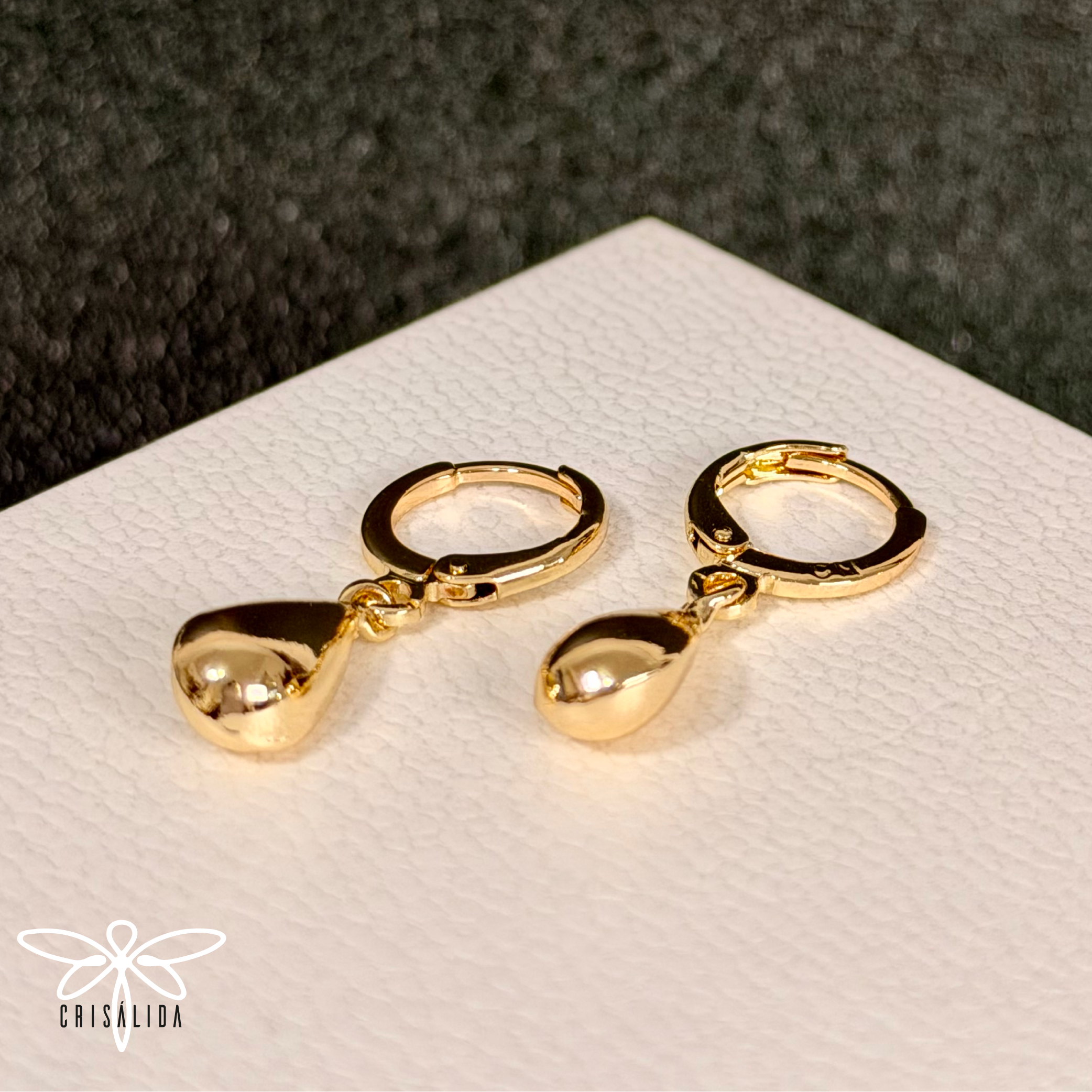 Argollas doradas gotas colgantes